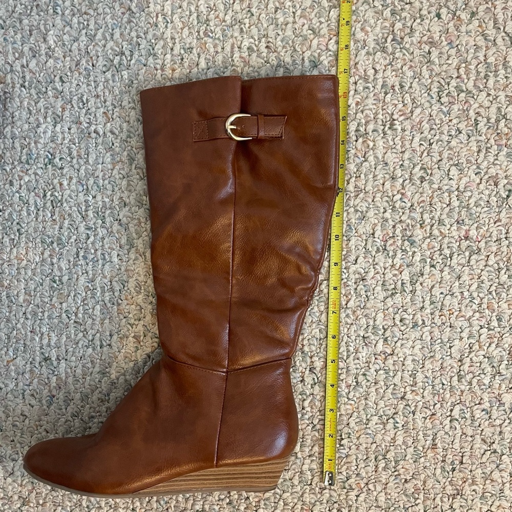 Women’s Knee High Zip Up Cognac Boots - Picture 6 of 10